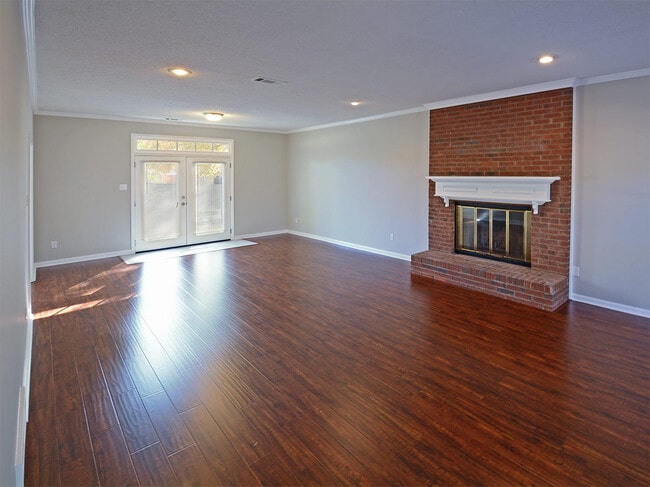 Building Photo - 4 bed, 2.5 bath in Cordova over 2600 sq feet