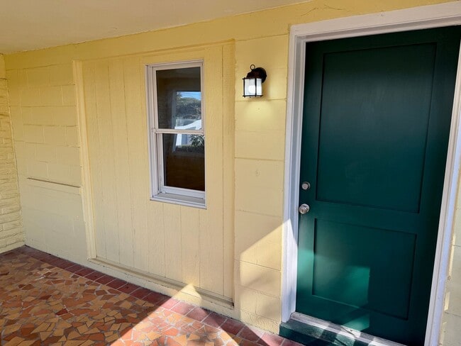 Building Photo - Amazing 2/1 so Close to the Ocean that you can see it from your Street!