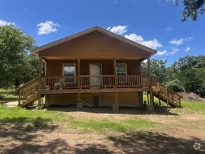 Building Photo - 112 Palamino Ct
