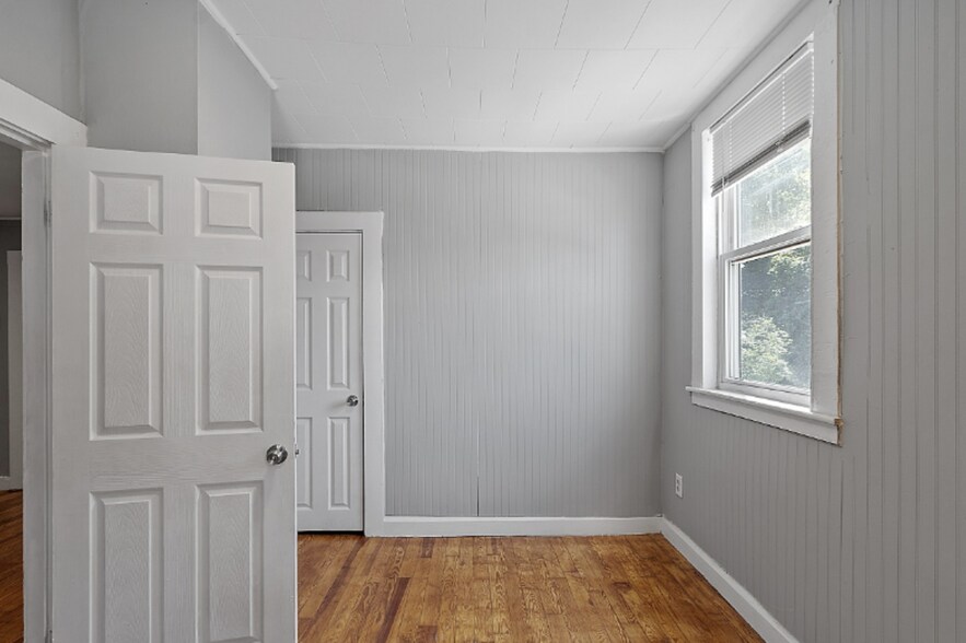 Building Photo - 535 Wilson St