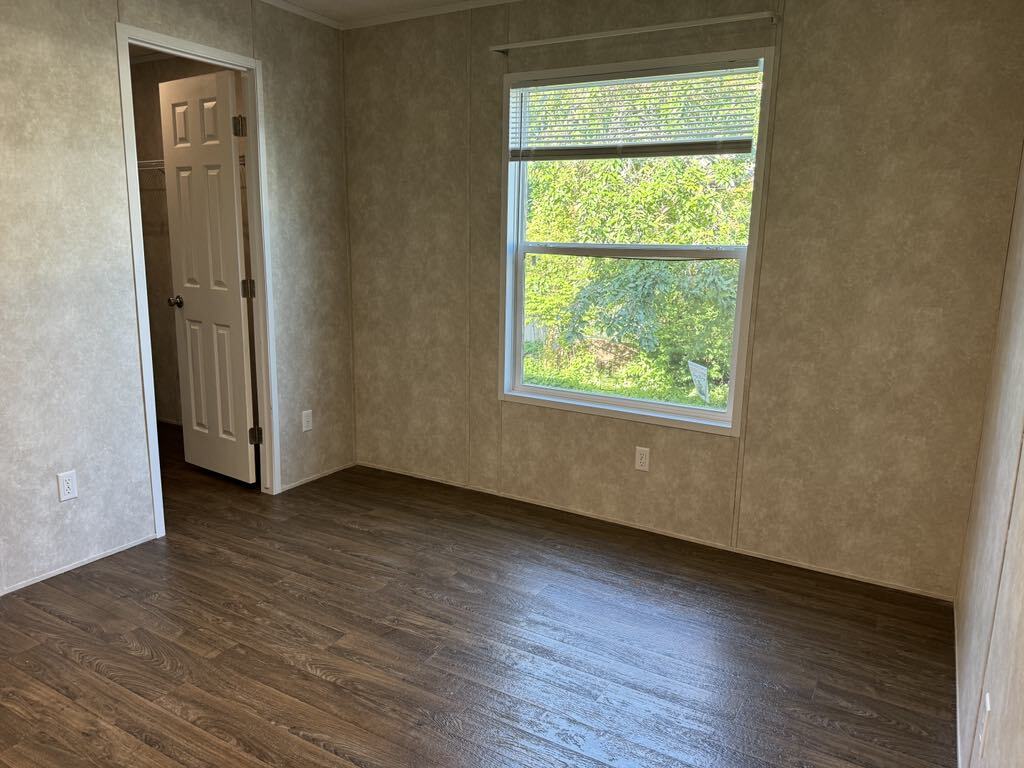 Building Photo - 2042 Marmoor Dr