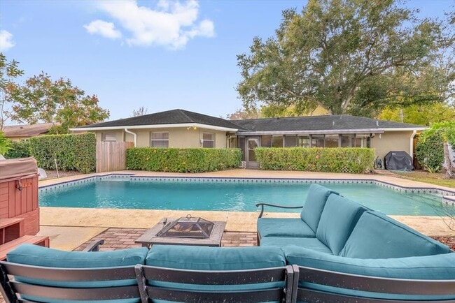 Building Photo - 6419 Hidden Dale Ave