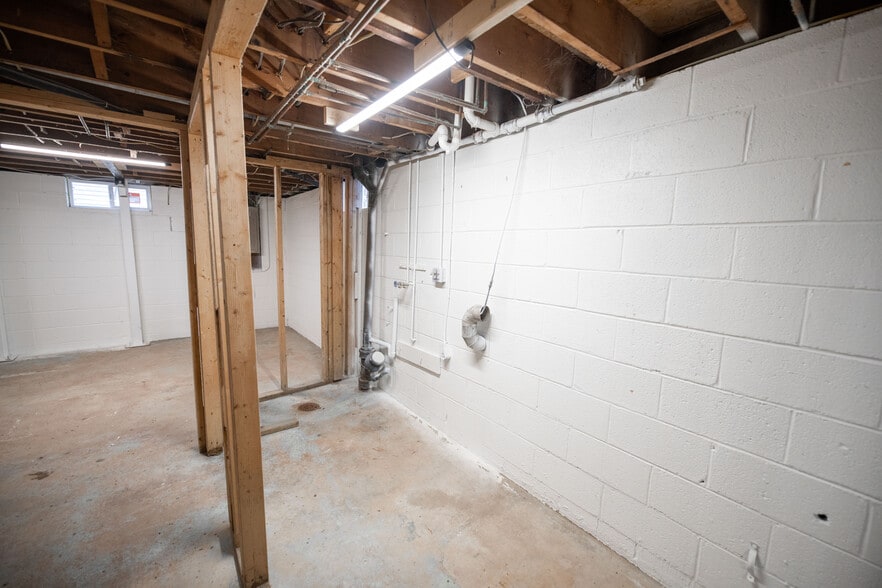 Building Photo - 2730 North Ter