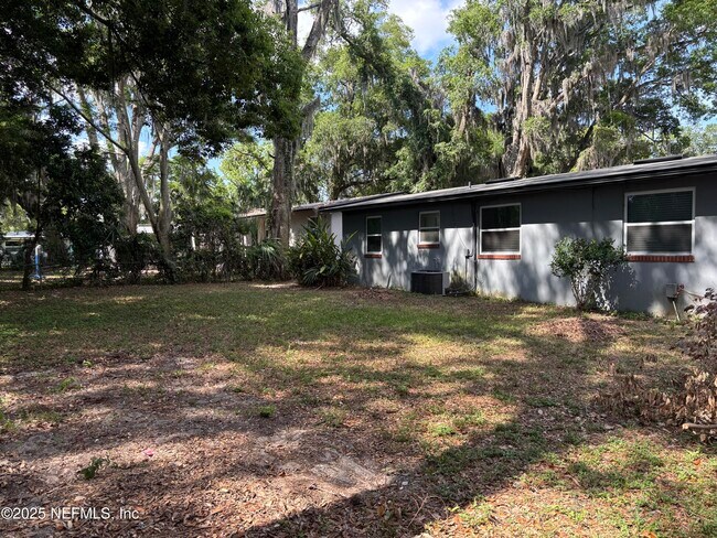 Building Photo - 1739 Cesery Blvd