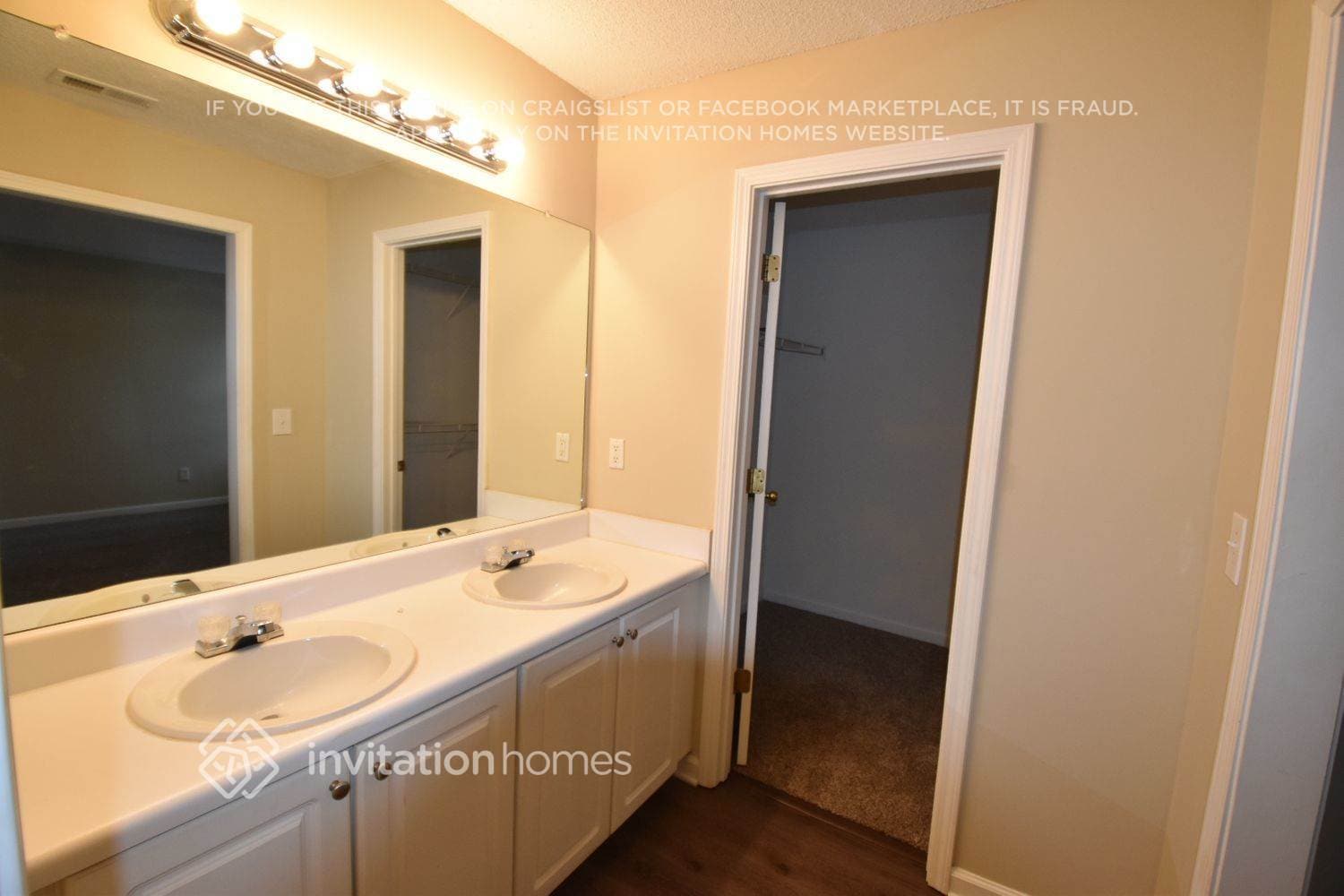 Building Photo - 81 Victorian Cir