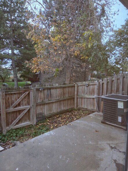 Building Photo - 2915 W 81st Ave
