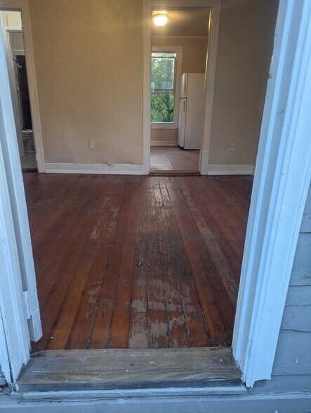 Through the front door - 2914 Harper Street