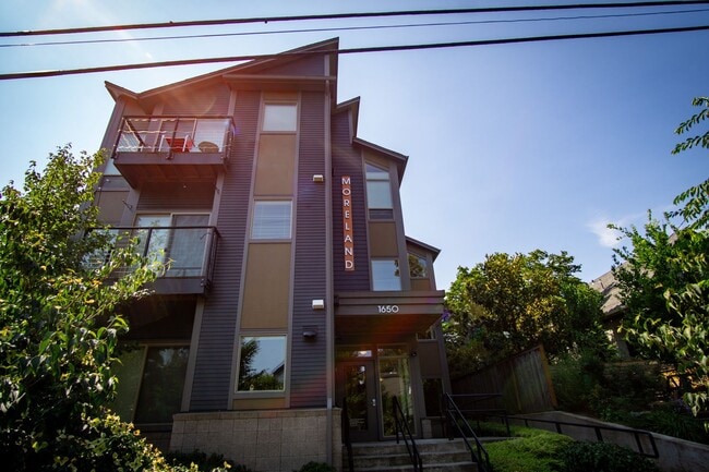 Primary Photo - Modern 1 Bedroom with A/C + Private Balcon...