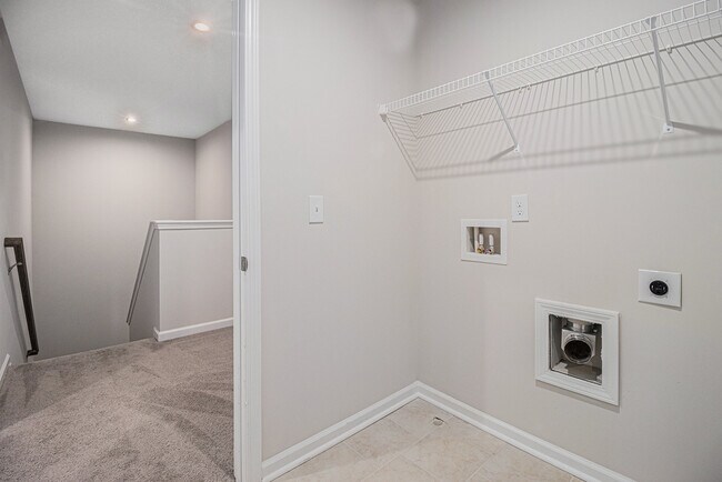 Building Photo - 3497 Hidden Valley Cir