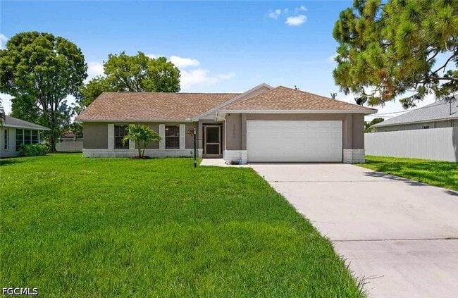 Building Photo - 2206 SE 4th St