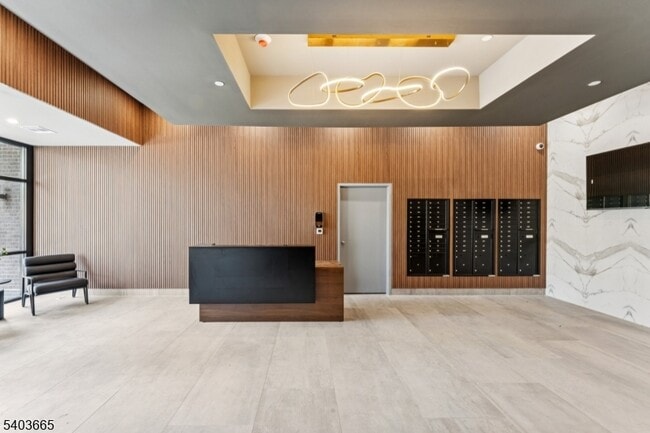 Building Photo - 140 W Webster Ave