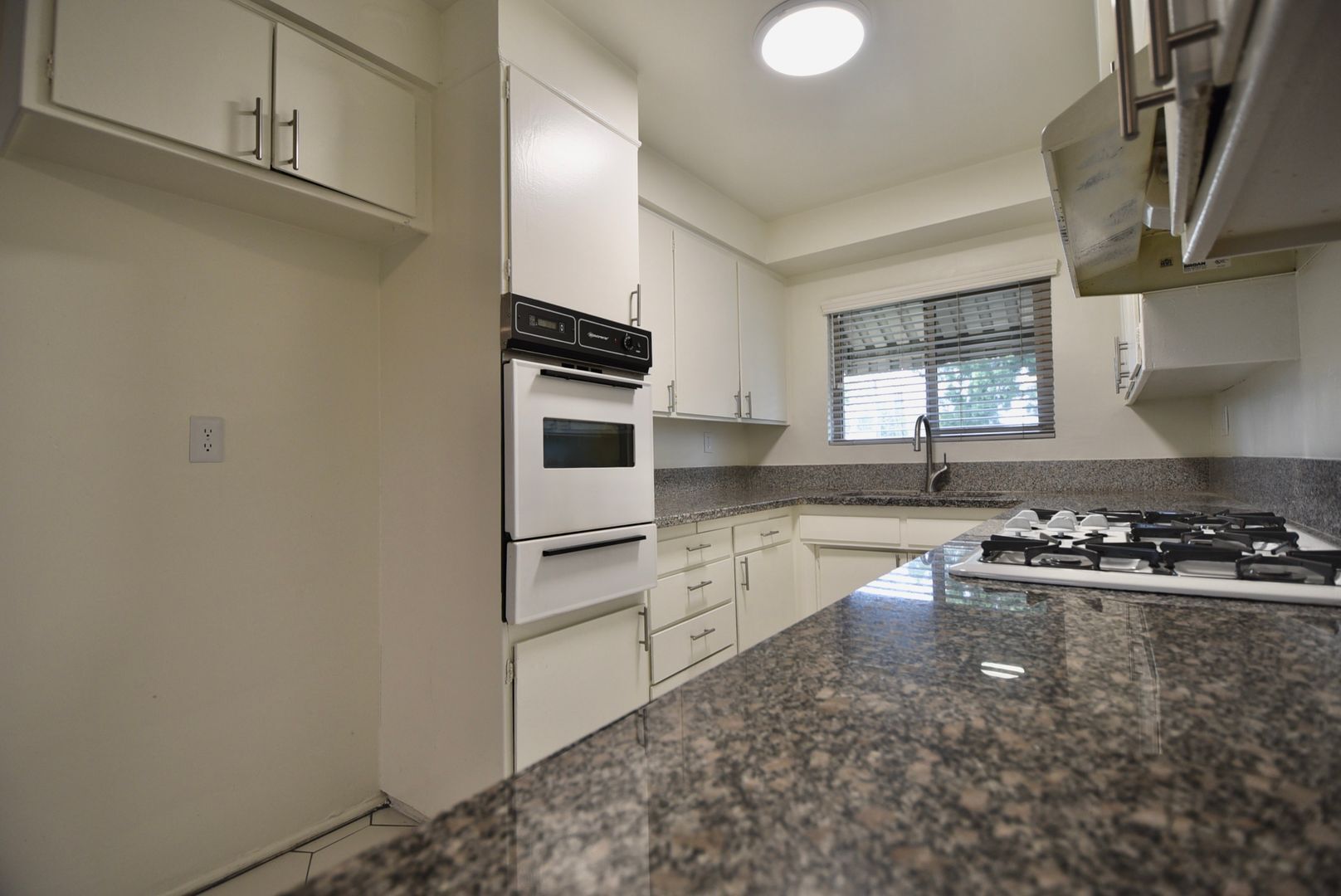 Building Photo - 5455 Bellingham Ave