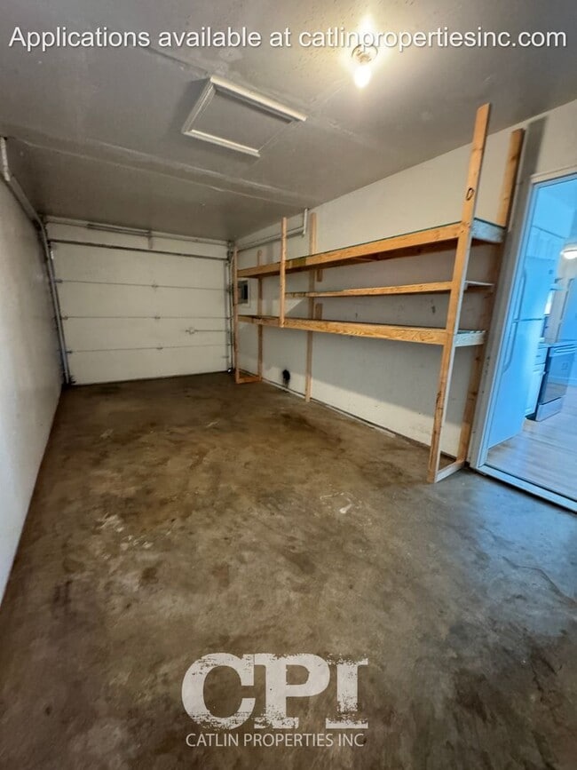 Building Photo - 1110 N. St- Kelso, WA