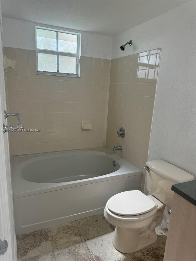 Building Photo - 1109 Belmont Ln