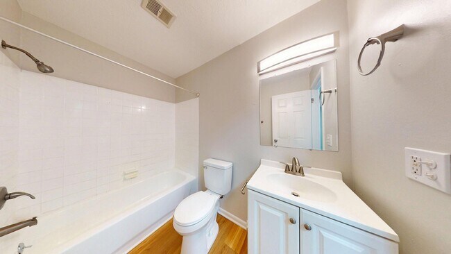 Building Photo - Elyria - fully updated two bedroom townhouse for rent!