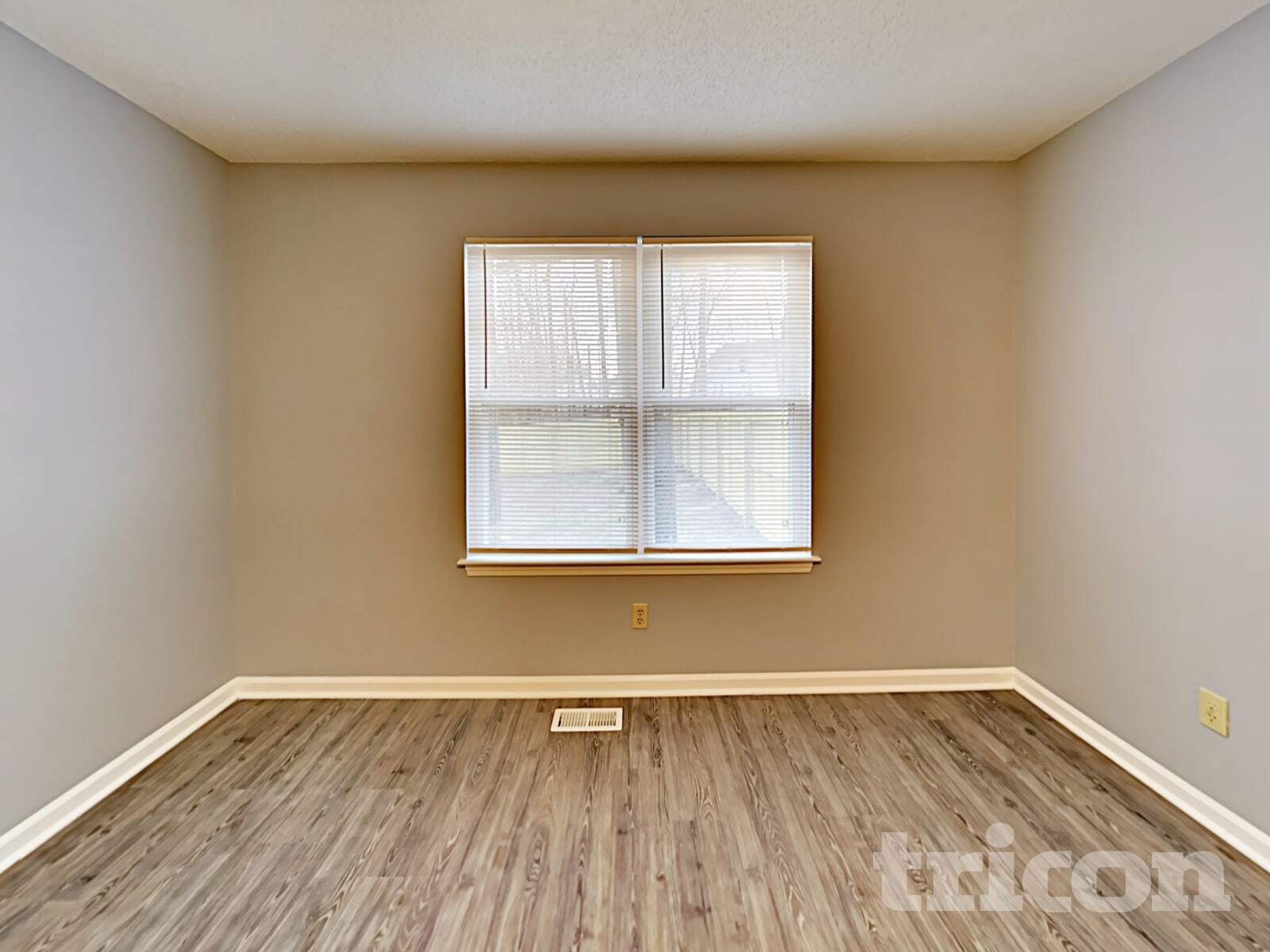 Building Photo - 305 Trowbridge Rd