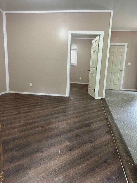 Building Photo - 243 Lure Ln