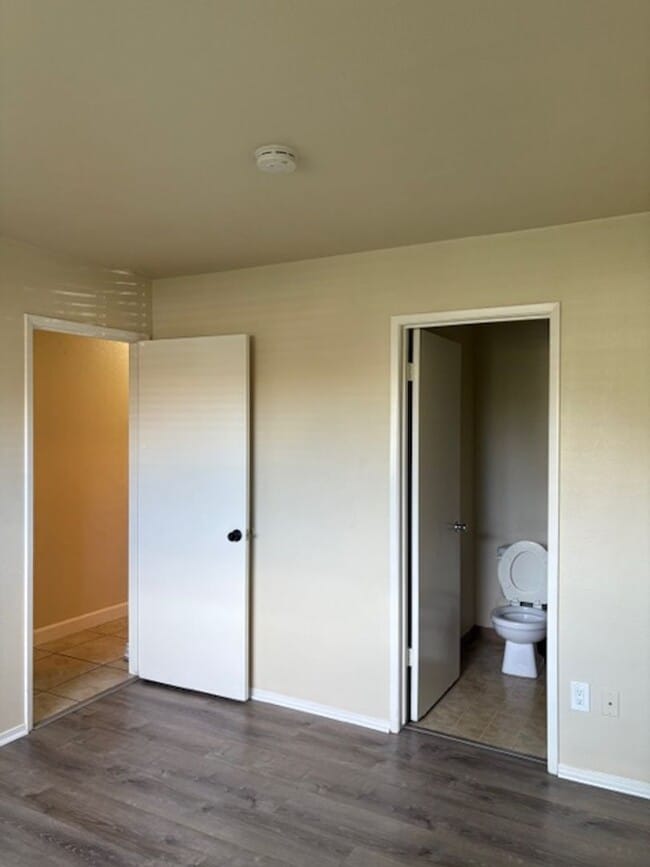 Building Photo - Single story, 3 bed 1.5 bath home.