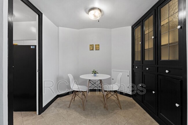 Building Photo - 37 West St Clair Street