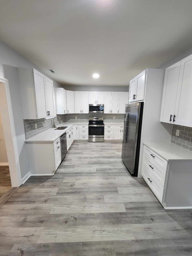 Building Photo - 152 Molinia Dr
