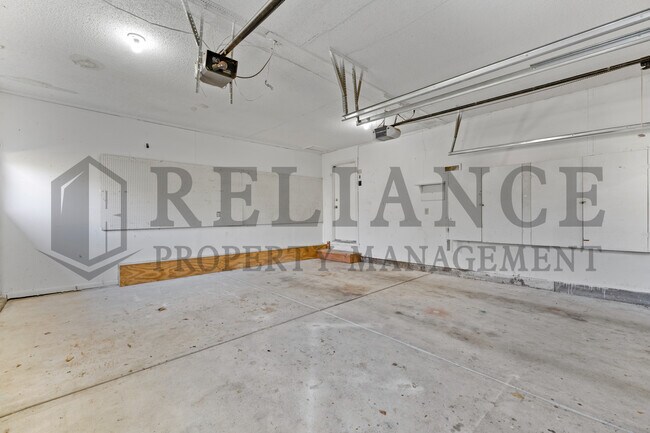 Building Photo - 512 Cindy St