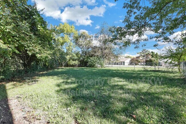 Building Photo - 3490 Clarkston Ave