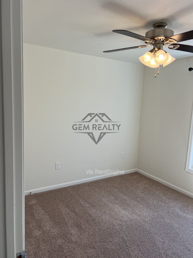 Building Photo - 8326 Quicks Way