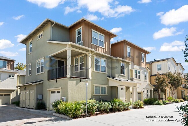 Primary Photo - 634 Elderberry Dr