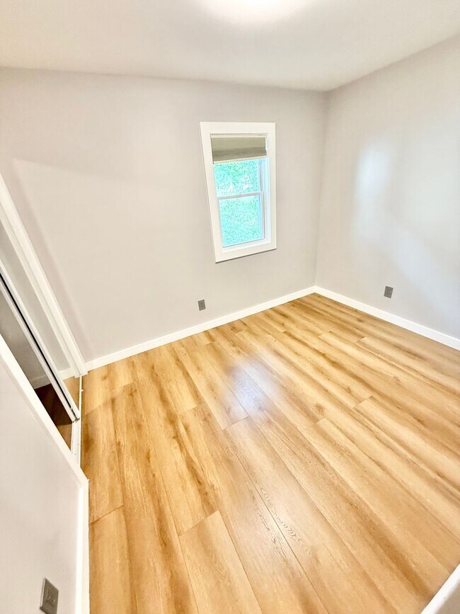Building Photo - Meridian Apartments
