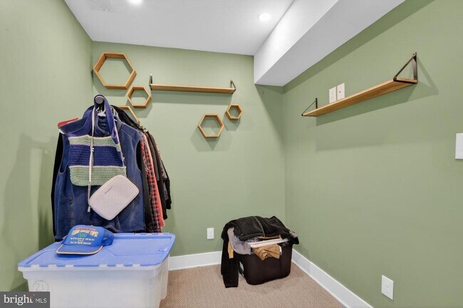 Building Photo - 1742 Dorrance St