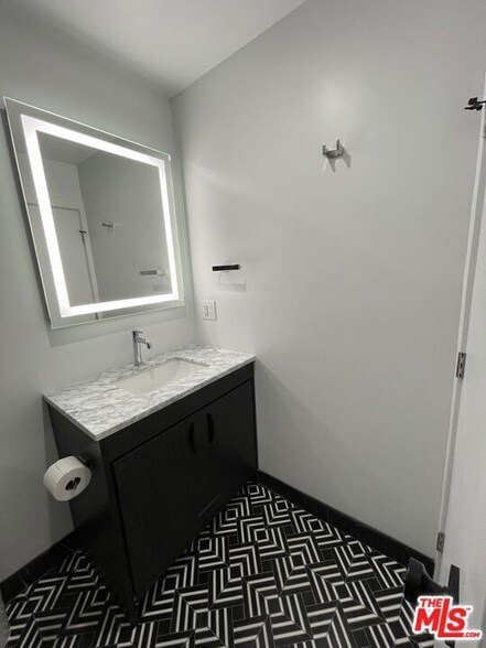 Building Photo - 9504 Gothic Ave