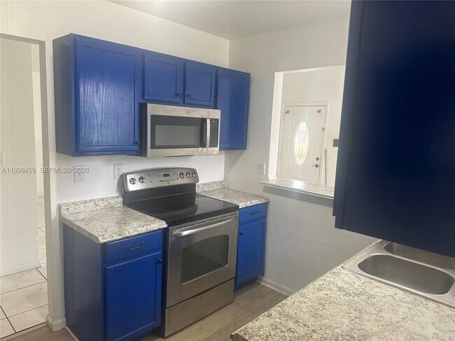 Building Photo - 1139 Freshwater Lakes Dr