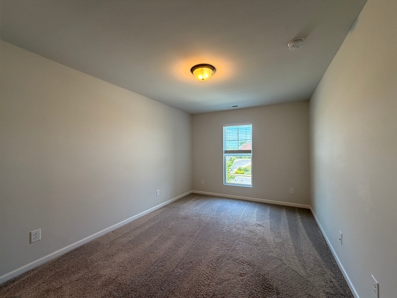 Building Photo - 2451 Salem Creek Ct