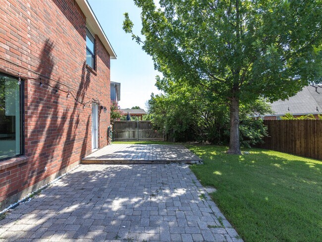 Building Photo - 5304 Los Altos Rd