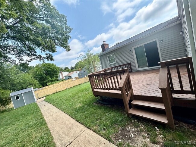 Building Photo - 2208 Watts Ln