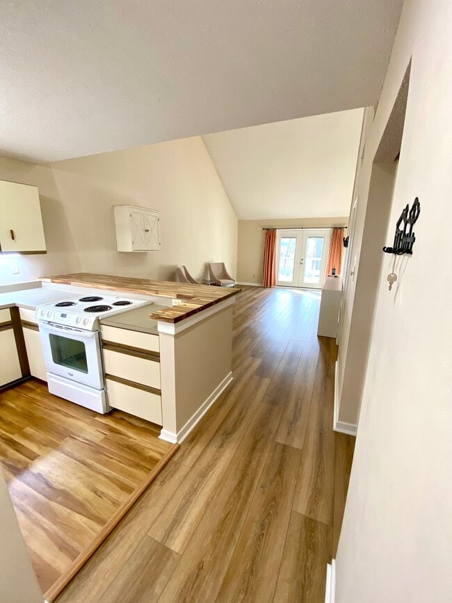 Building Photo - LOFT LIVING IN FAIRFIELD HARBOUR! Utilities Included