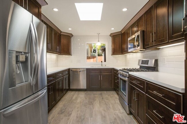 Building Photo - 507 Norwich Dr