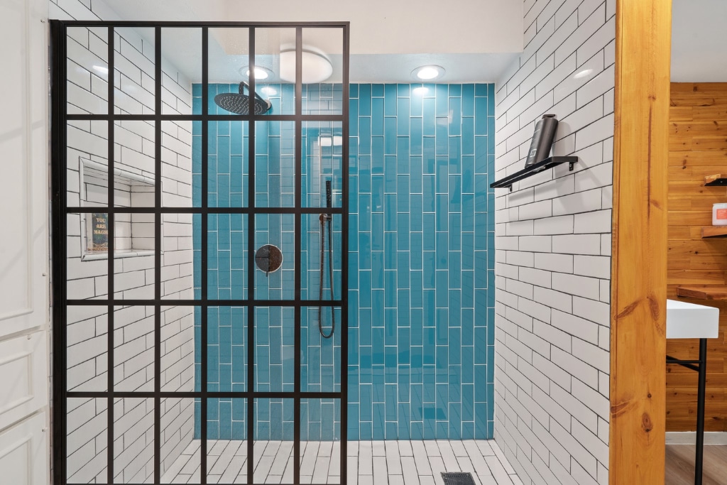 Building Photo - 5041 Cedar Springs Rd