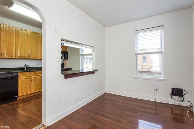 Building Photo - 3 br, 1 bath Triplex - 1539 CECIL B MOORE ...