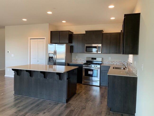 Building Photo - Beautiful 4 Bedroom 2.5 Bath Home Located In A Beautiful Master Planned Community in Camas! Top R...