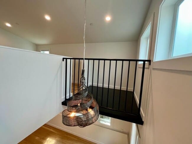 Building Photo - Recently Constructed, Fully Detached, Garden Unit, Utilities Included**Open House**