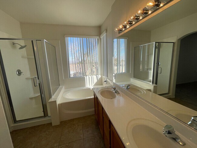 Building Photo - 10720 Woodlore Pl