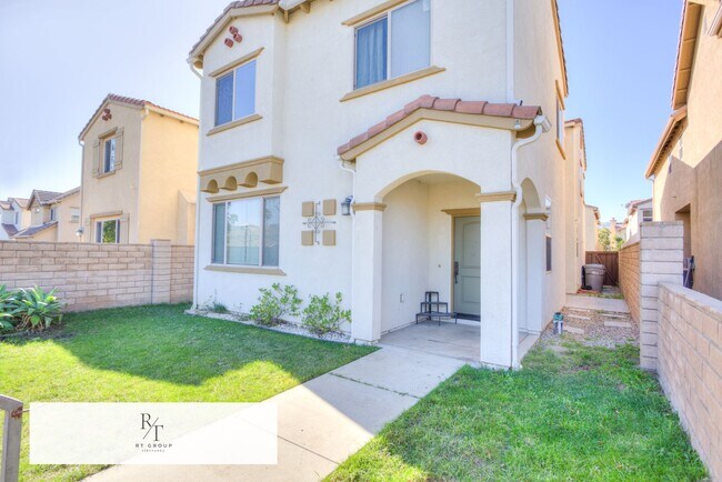 Building Photo - Beautiful 2-story home located in a gated community