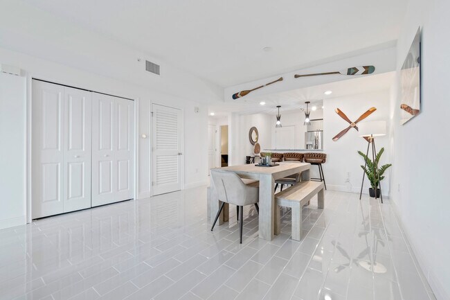 Building Photo - 701 Pilot Ln