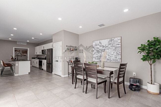 Building Photo - 36728 N Alderney Ct