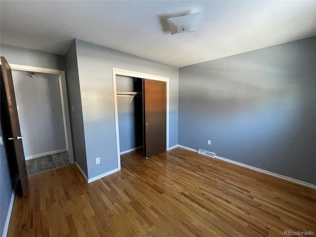 Building Photo - 2833 S Depew St