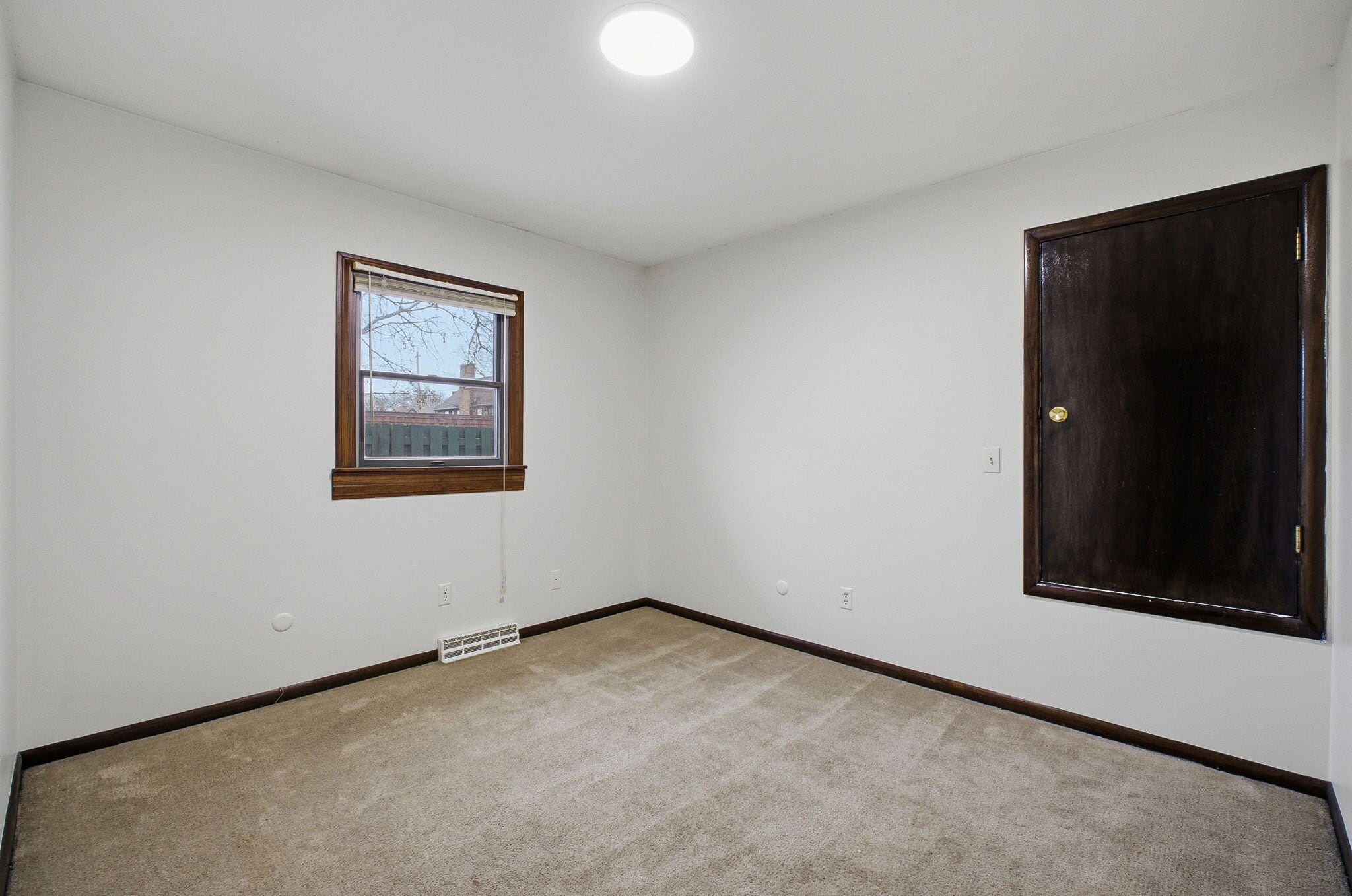 Building Photo - 4554 Sandringham Dr