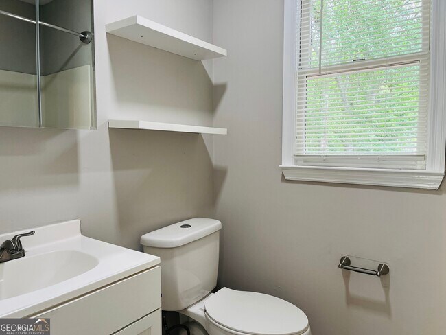 Building Photo - 608 Askew Ave