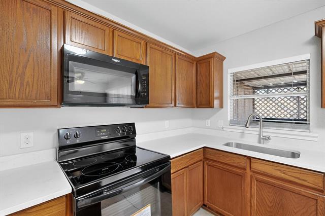 Building Photo - 204 Prentice Dr