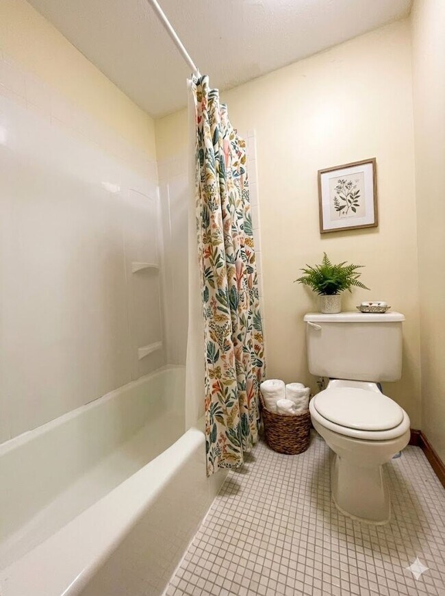 Building Photo - 18 Cannongate Rd